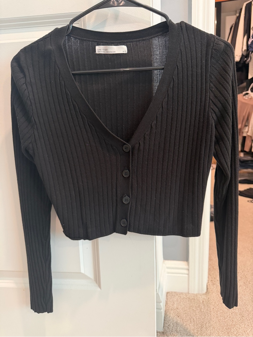 OAK + FORT Black Ribbed Button-Front Long Sleeve Cropped Top